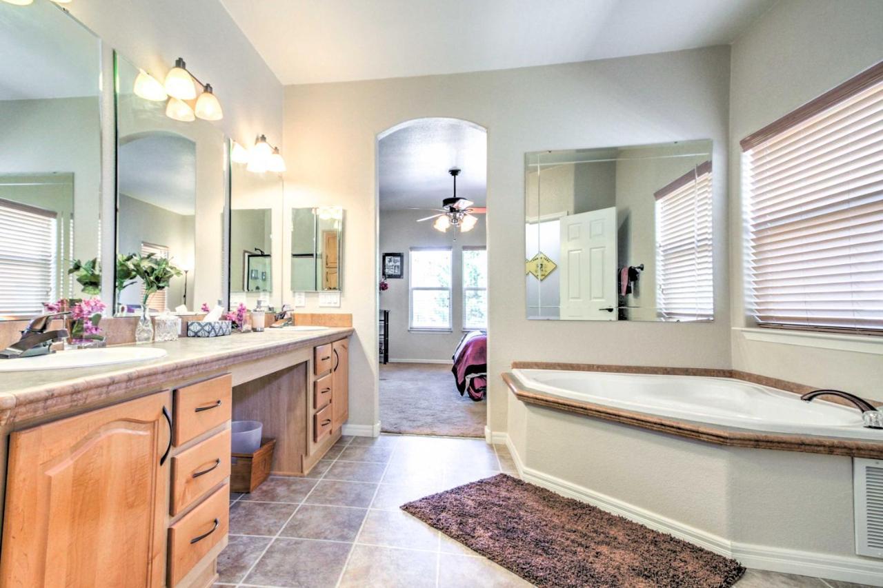 Beautiful Kanab Home With Yard - Walk To Restaurants Luaran gambar